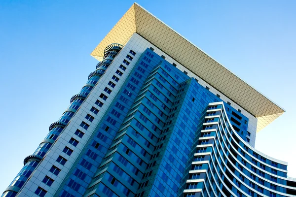 Новый бизнес-центр небоскребов — стоковое фото
