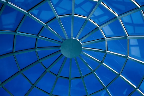 Синий абстрактный потолок — стоковое фото