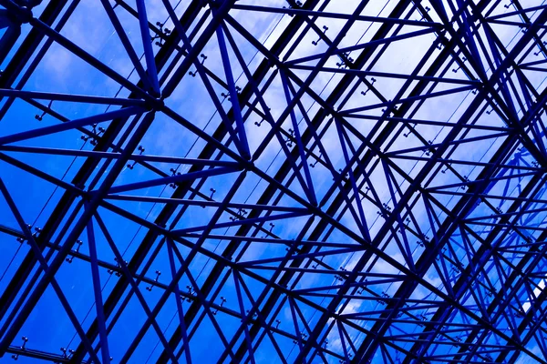 Blå abstrakt taket i office — Stockfoto