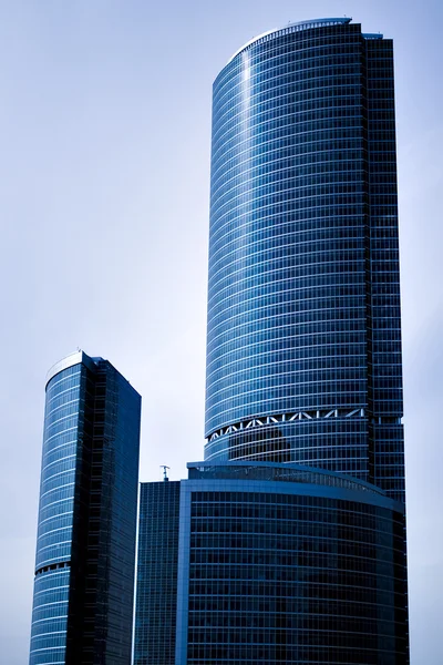 Nové obchodní centrum mrakodrapy — Stock fotografie