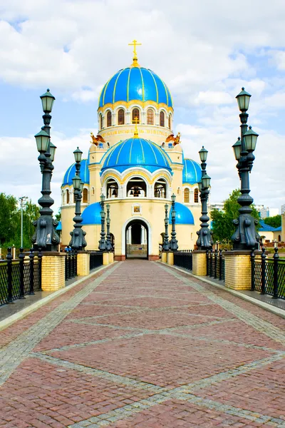 Blue abstract kerk in Moskou — Stockfoto