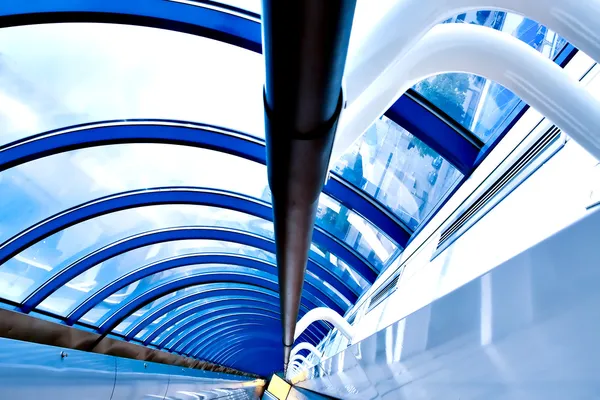 Modern futuristic corridor in airport — Zdjęcie stockowe