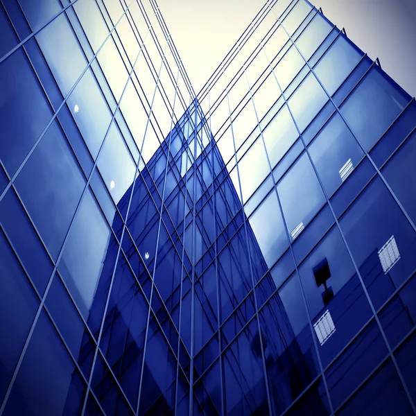 Blivande Visa till nya moderna byggnad — Stockfoto