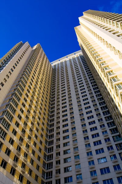 Moderní fasáda mrakodrap — Stock fotografie