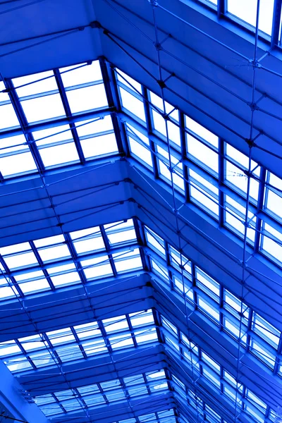 Ściany szklane teksturowane, nowoczesny budynek — Zdjęcie stockowe