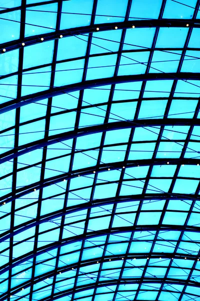 抽象的なブルーの幾何学的な天井 — ストック写真