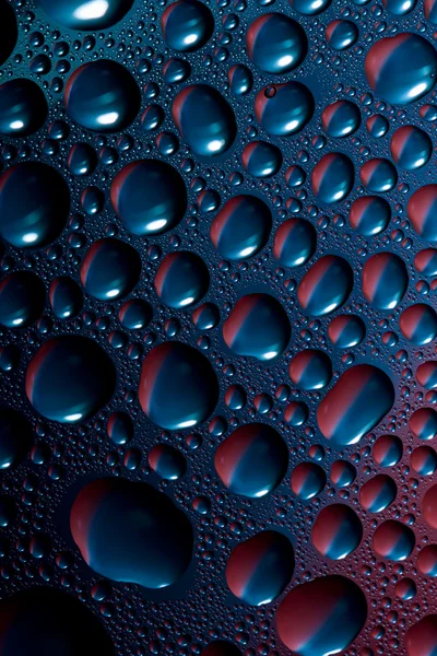 蓝色和红色的水滴 — 图库照片