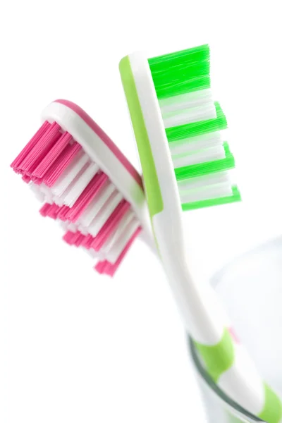 Twee tandenborstels geïsoleerd — Stockfoto