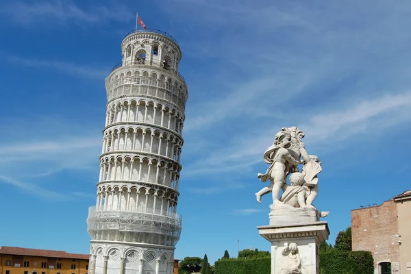 Famous leaning tower and angels — Stock Photo, Image
