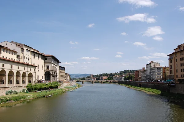 Amable a Florencia desde el viejo puente —  Fotos de Stock