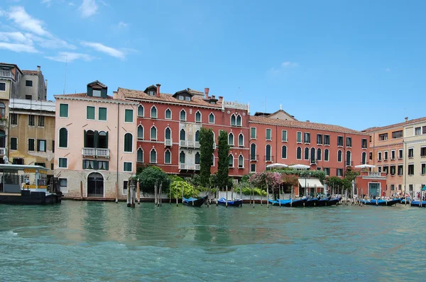 Grande canal no centro de Veneza Imagens De Bancos De Imagens