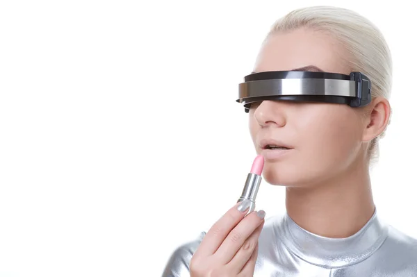 Mujer cibernética aplicación de maquillaje — Foto de Stock