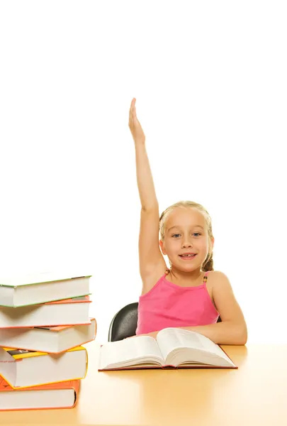 Pequena estudante levantou a mão — Fotografia de Stock