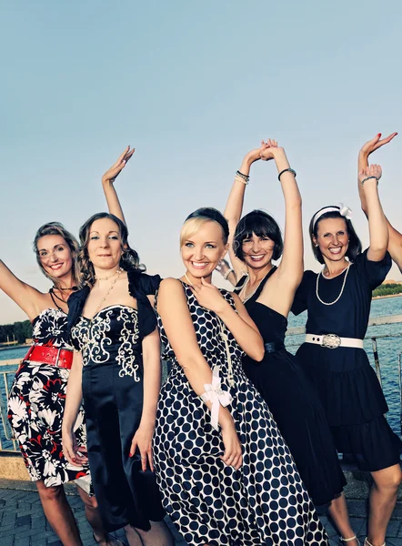 Glückliche Frauen Retro Gruppenporträt — Stockfoto