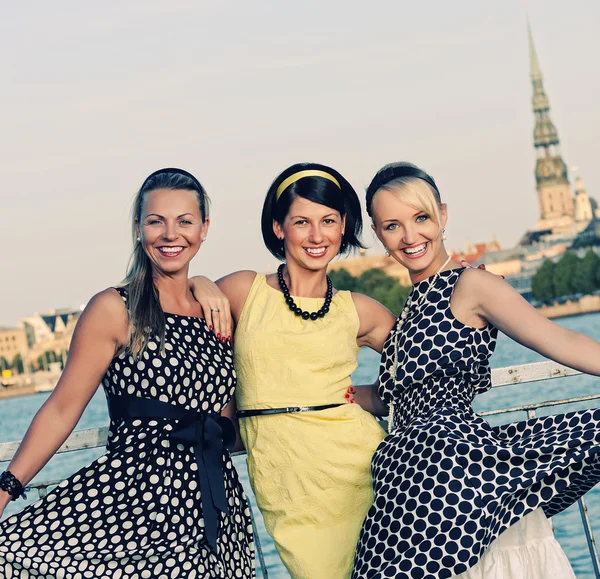Tres Hermosas Mujeres Aire Libre — Foto de Stock