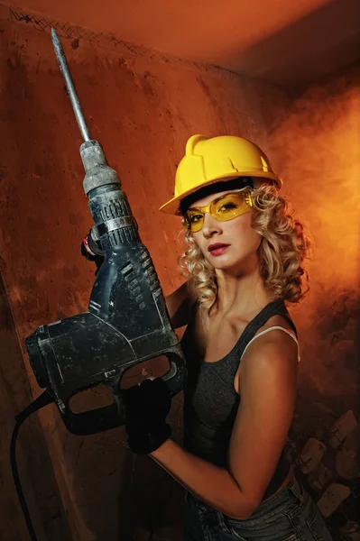 Beautiful Blond Woman Heavy Perforator Her Hands — Stock Photo, Image