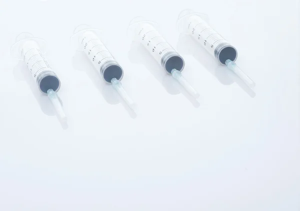 배경에 고립된 Syringe — 스톡 사진
