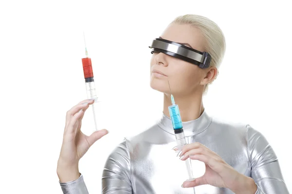 Cyber žena s jinou injekční stříkačkou — Stock fotografie
