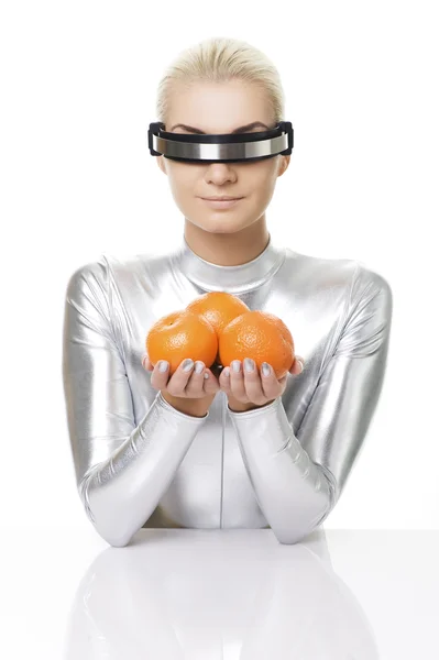 Cyber mulher com laranjas — Fotografia de Stock