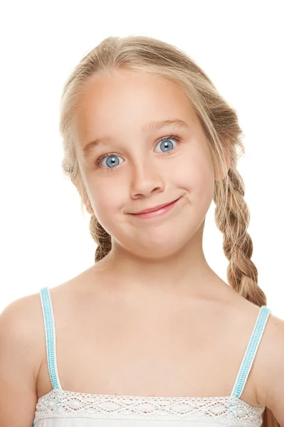 Маленькая девочка делает смешное лицо — стоковое фото