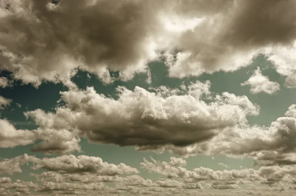 Nubes tormentosas oscuras — Foto de Stock