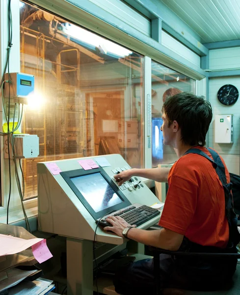 Factory operator at work — Stock Photo, Image