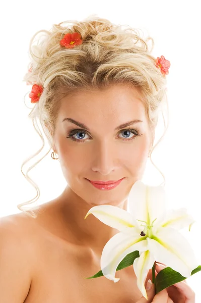 Hermosa mujer joven con flor de lirio —  Fotos de Stock