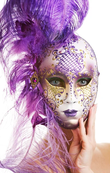 Krásná mladá žena v karnevalové masce — Stock fotografie