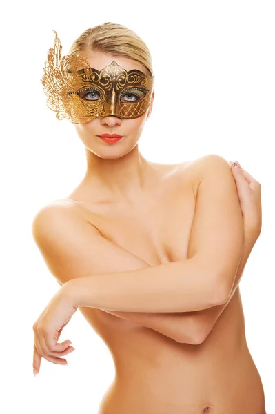 Bella giovane donna con maschera di carnevale — Foto Stock