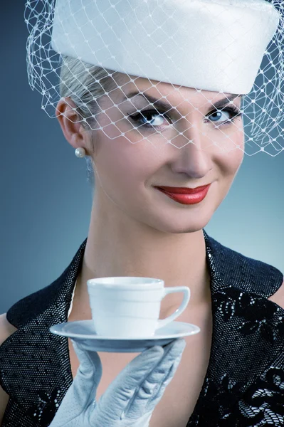 Linda senhora com xícara de café — Fotografia de Stock