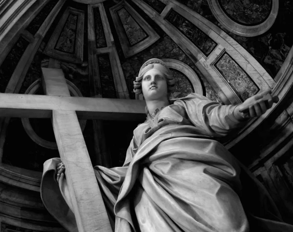 Άγαλμα στην Βασιλική του Αγίου Πέτρου (Βατικανό) — Φωτογραφία Αρχείου