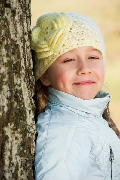 Beautiful young girl close-up portrait — Stock Photo, Image