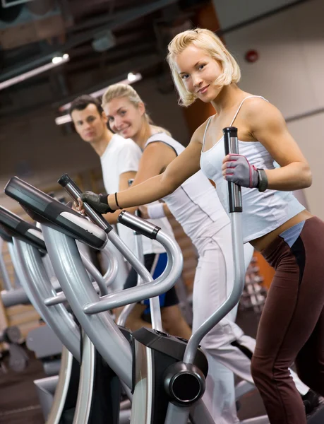 Jogging edzőterem csoportja — Stock Fotó
