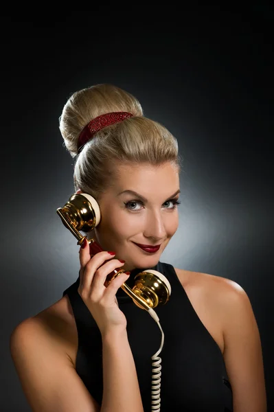 Lovely woman talking on the phone — Stock Photo, Image