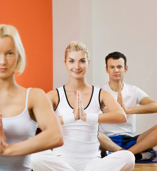 Gruppe von Yoga-Übungen — Stockfoto