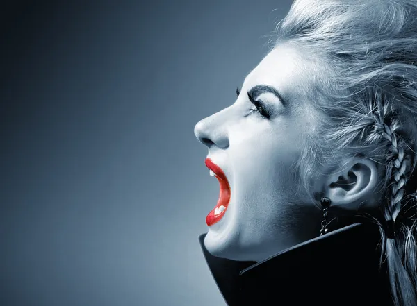 Screaming gothic woman — Stockfoto