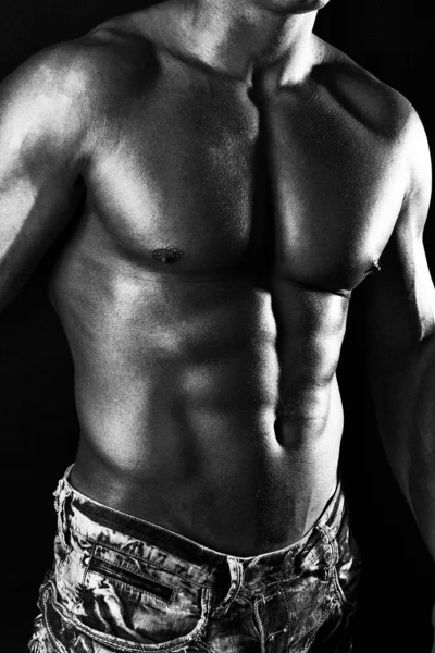 Bild av muskulös kropp i jeans — Stockfoto