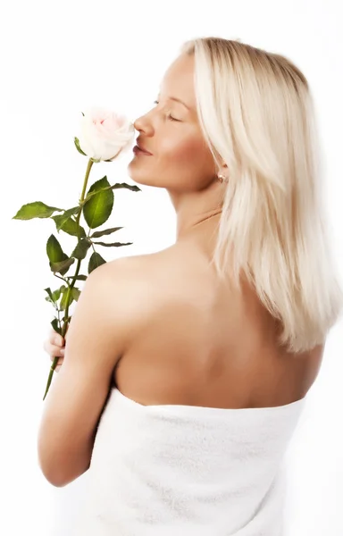 Sexy Blondine hält eine Rose in der Hand — Stockfoto
