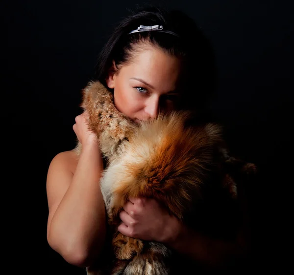 Model holding fur — Stock Photo, Image