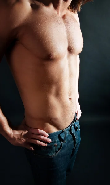 Красивое сексуальное тело мужчины — стоковое фото