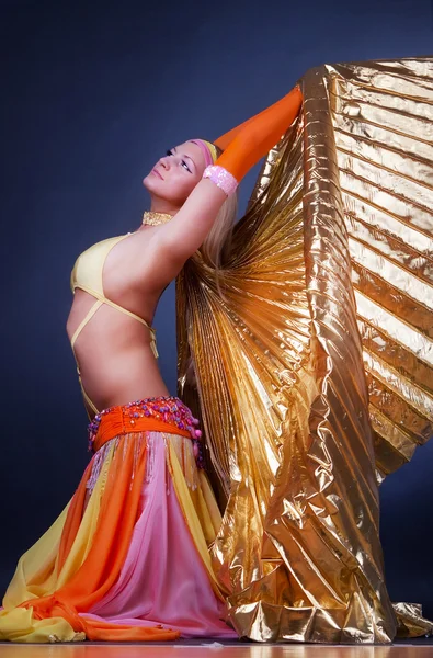 Bild einer Frau mit Flügeln — Stockfoto