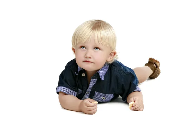 Słodki chłopczyk na podłodze — Zdjęcie stockowe
