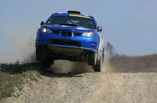 Rally auto saltando — Foto Stock