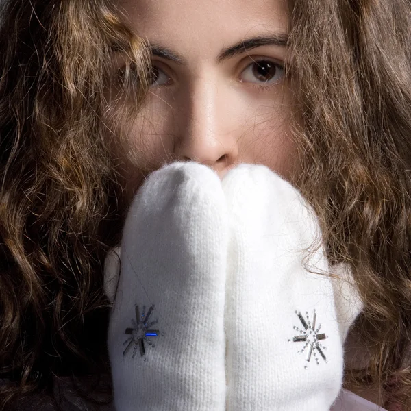 Frumoasă fată în mănuși albe . — Fotografie, imagine de stoc
