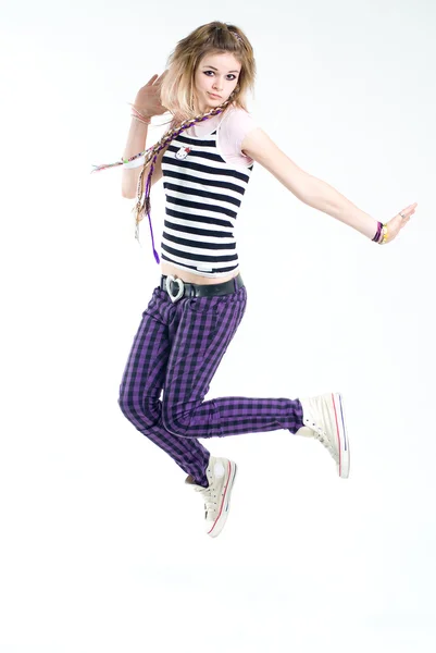 Menina salto bizarro — Fotografia de Stock