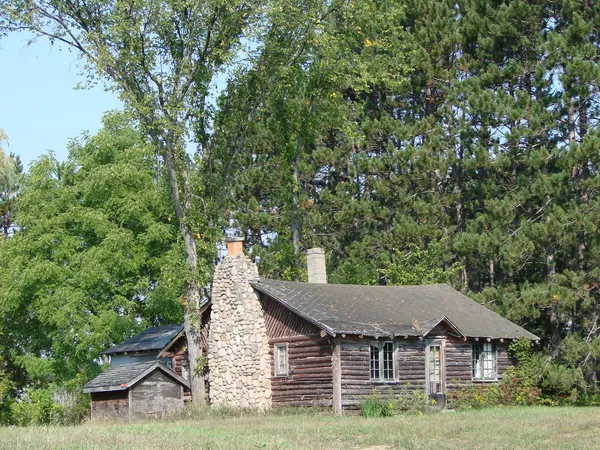 Rustic log cabin — Stock Photo, Image