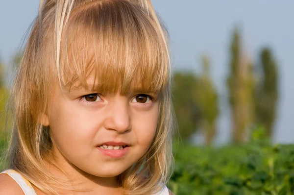 Portrait of the little girl — Stock Photo, Image