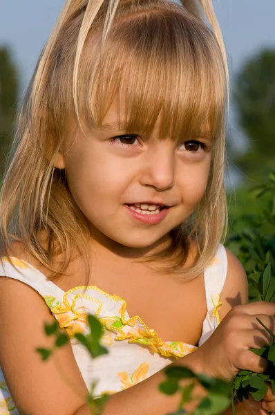 Porträt des kleinen Mädchens — Stockfoto