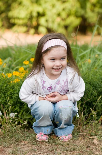Kleines schönes Mädchen — Stockfoto