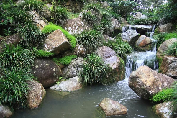 Japán tea kert - vízesés — Stock Fotó